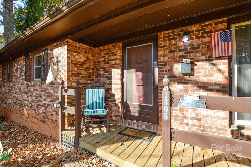 1405 Forest Park Dr, Statesville, NC 28677
