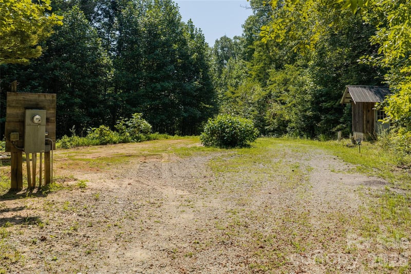 649 Old Nc 280 Hw, Pisgah Forest, NC 28768