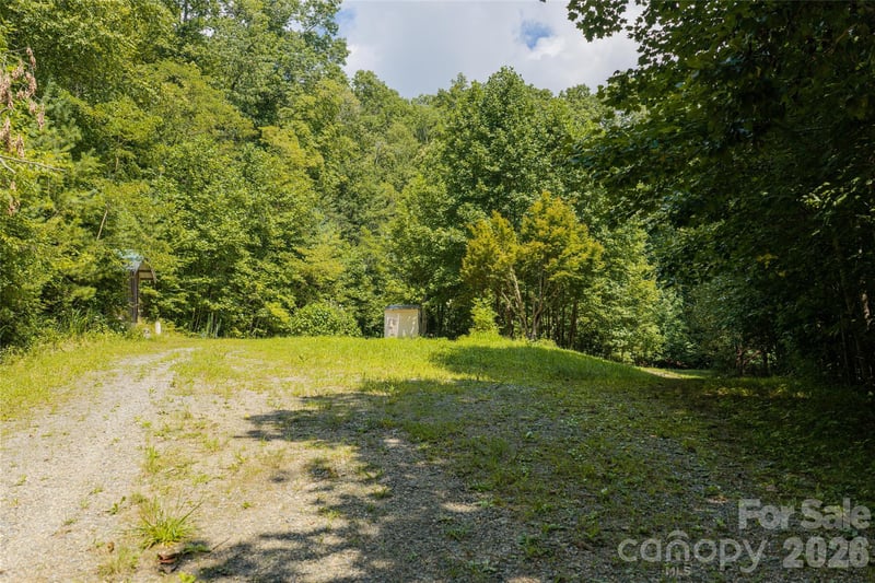 649 Old Nc 280 Hw, Pisgah Forest, NC 28768