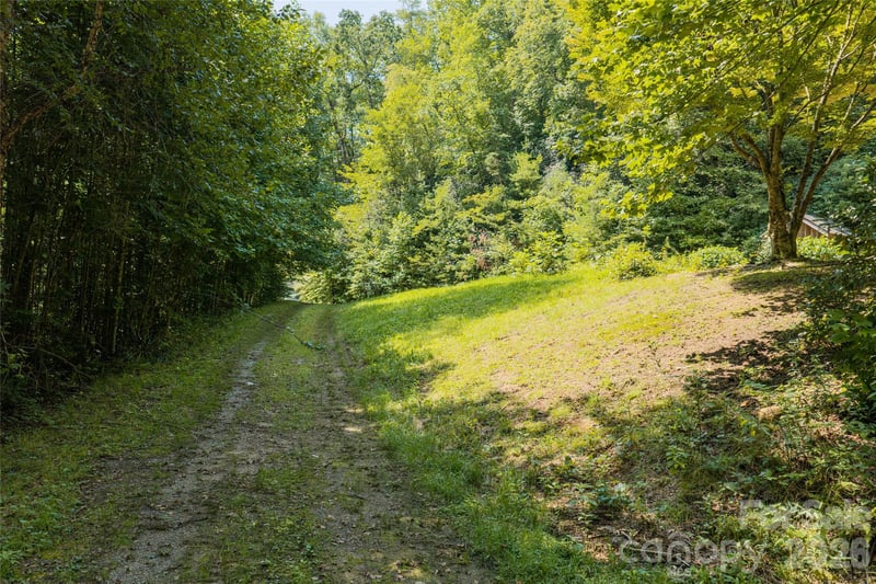 649 Old Nc 280 Hw, Pisgah Forest, NC 28768
