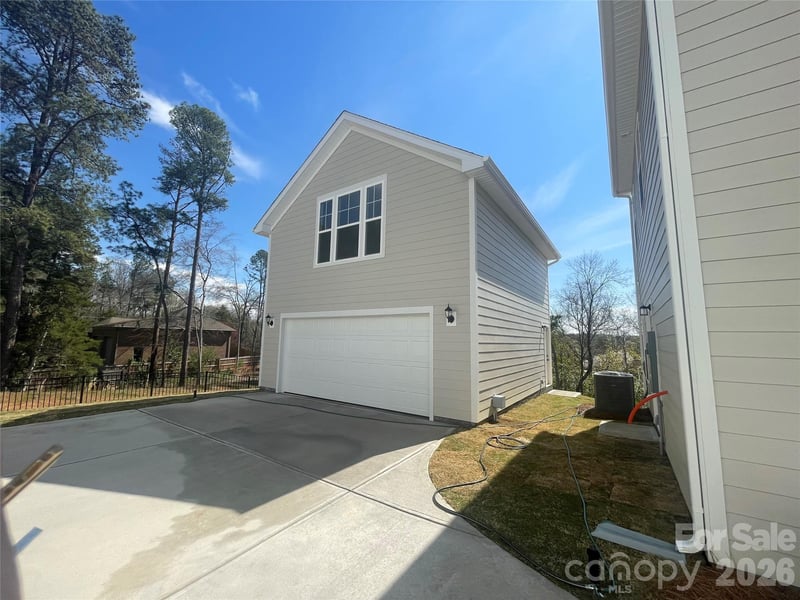 4049 Grommet Ct, Matthews, NC 28105