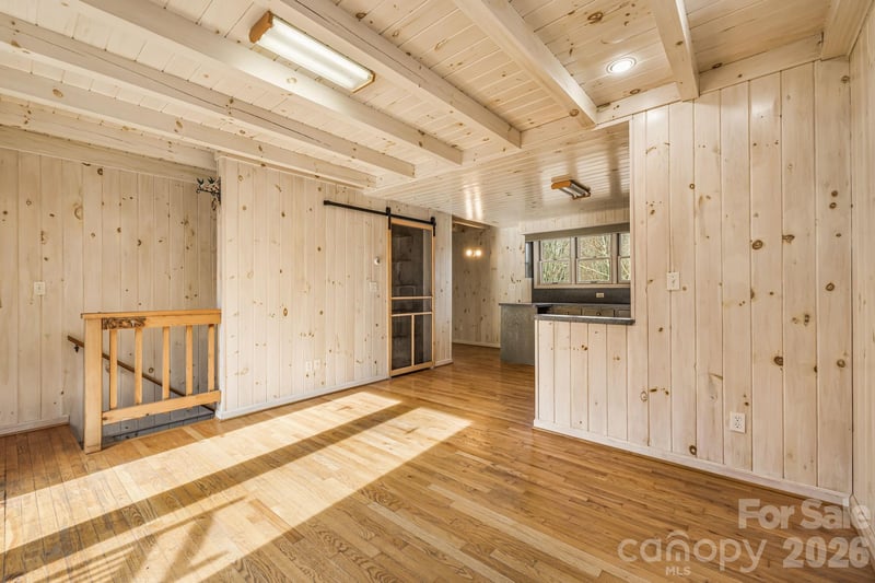 197 Roland Hill Rd, Burnsville, NC 28714