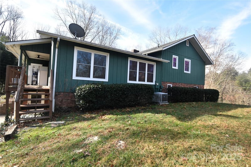 119 Pleasant Hill Cir, Waynesville, NC 28786