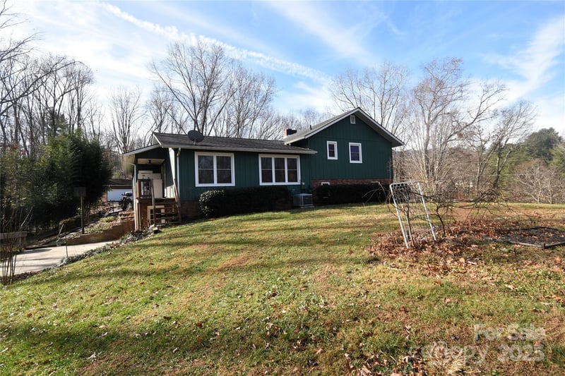 119 Pleasant Hill Cir, Waynesville, NC 28786