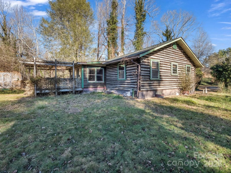 541 Broadway St, Hendersonville, NC 28739