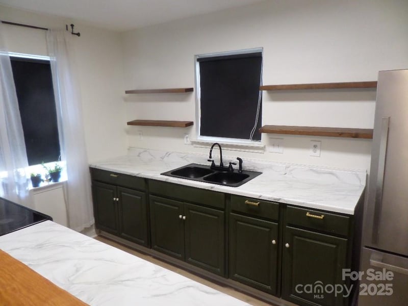3216 Lasalle St, Charlotte, NC 28216