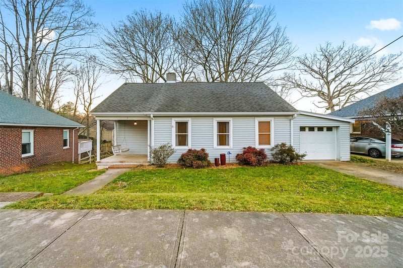 3 Enka Oak St, Candler, NC 28715