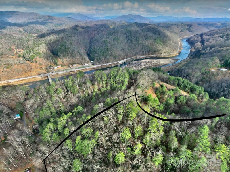 295 Bennett Branch Rd, Green Mountain, NC 28740