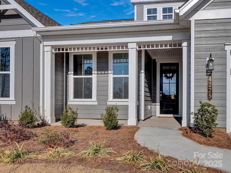 4225 Honey Locust Dr, Charlotte, NC 28215