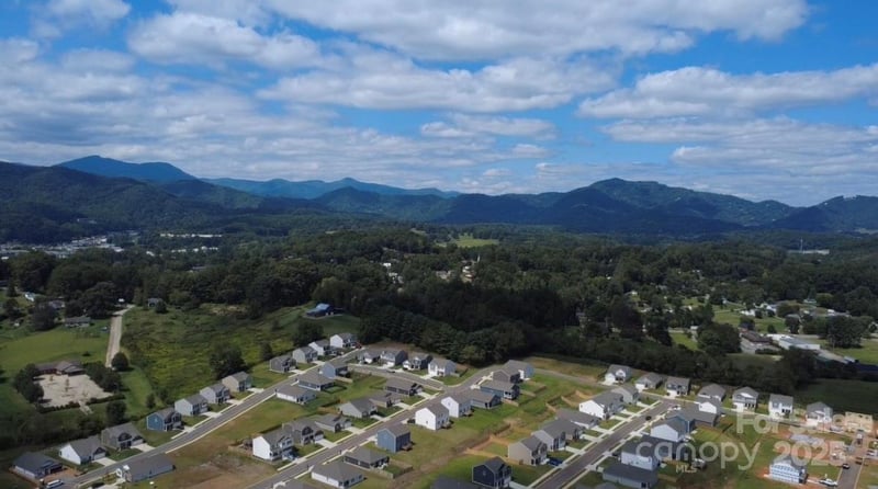 167 Farmwood Trl, Waynesville, NC 28786