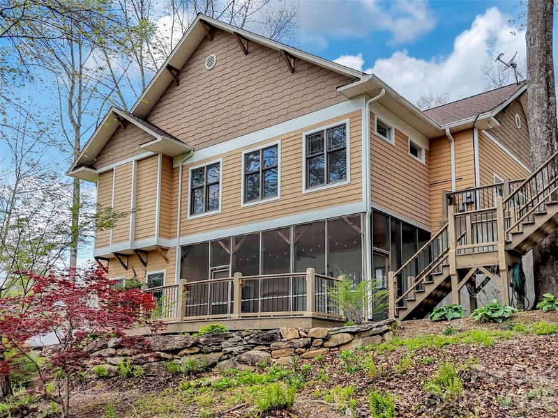 48 Hoosier Ct, Lake Junaluska, NC 28745