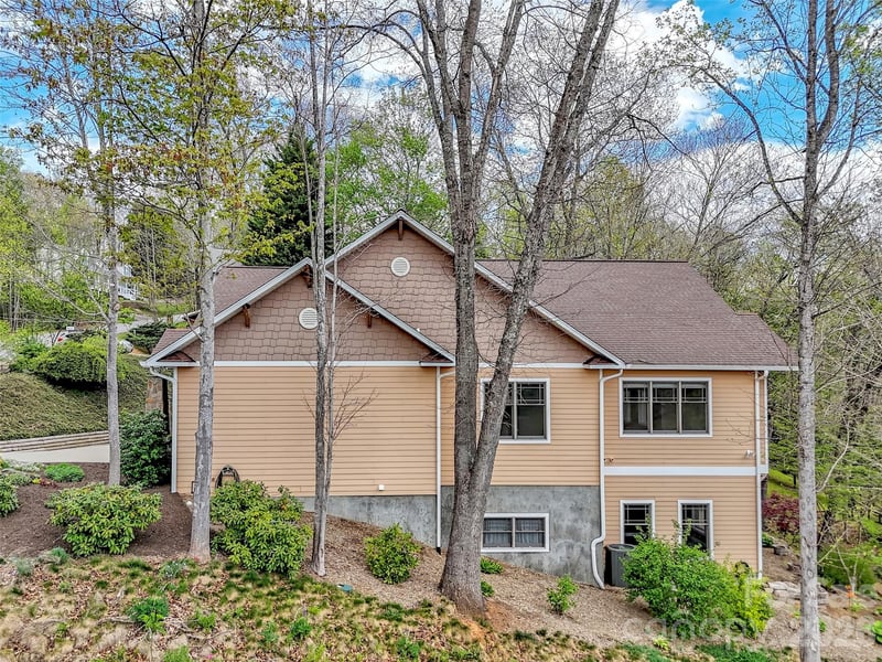 48 Hoosier Ct, Lake Junaluska, NC 28745
