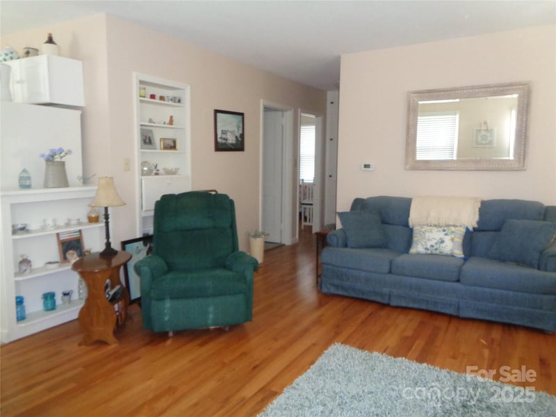 230 Leisure Ln, Waynesville, NC 28786