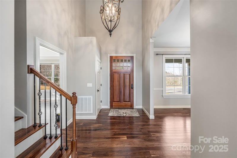 98 Sovereign Ln, Fairview, NC 28730