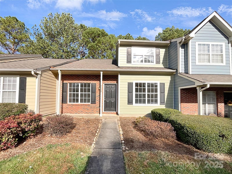 9028 Four Mile Creek Rd, Charlotte, NC 28277