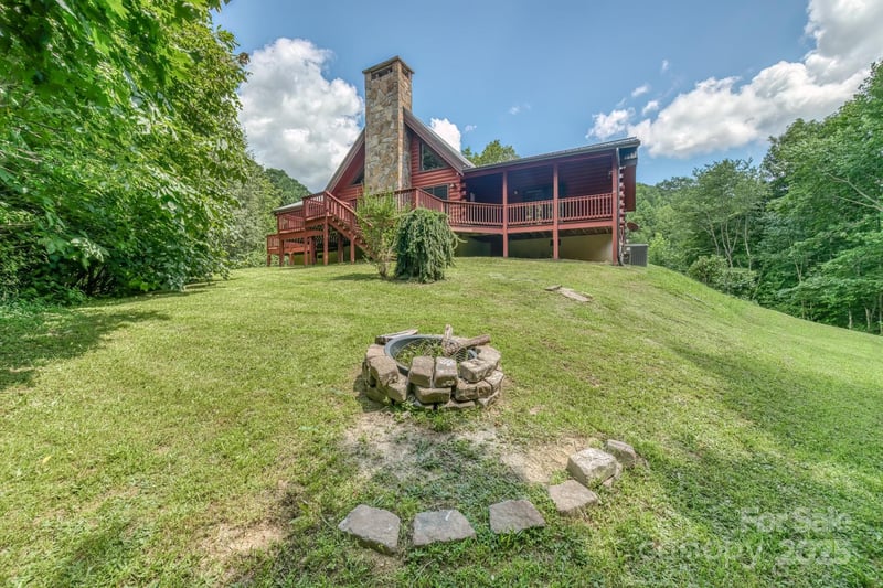 5023 Elk Park Hw, Elk Park, NC 28622