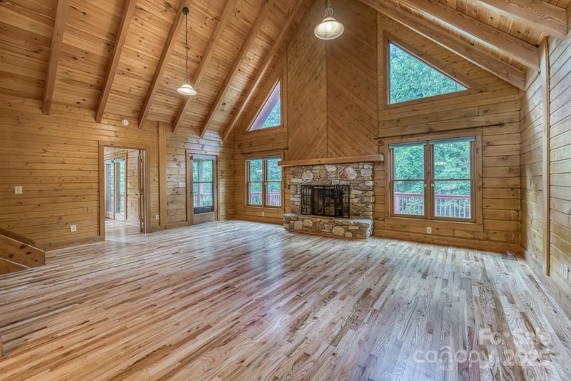5023 Elk Park Hw, Elk Park, NC 28622