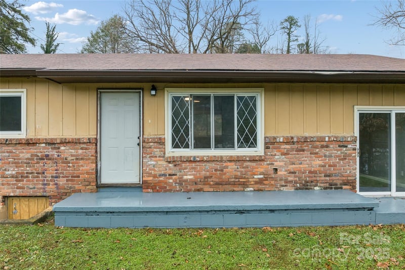 1126 Old Us 70 Hw, Black Mountain, NC 28711