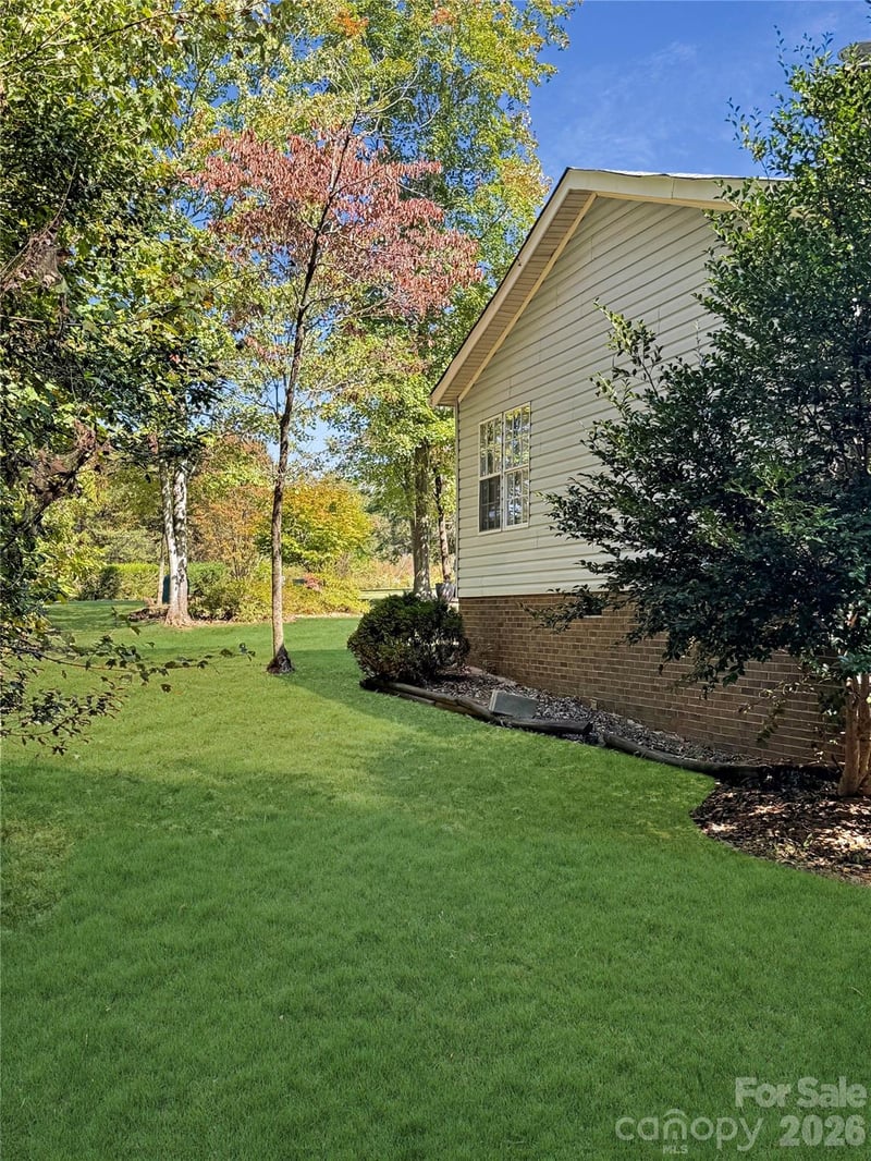 121 Haystack Ln, Olin, NC 28660