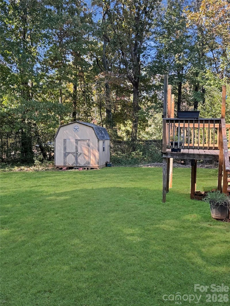 121 Haystack Ln, Olin, NC 28660