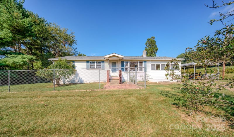 531 Bryson Rd, Candler, NC 28715