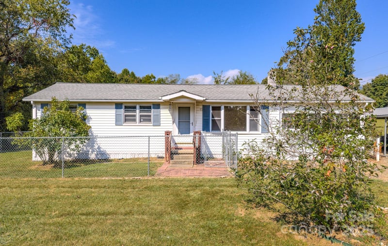531 Bryson Rd, Candler, NC 28715