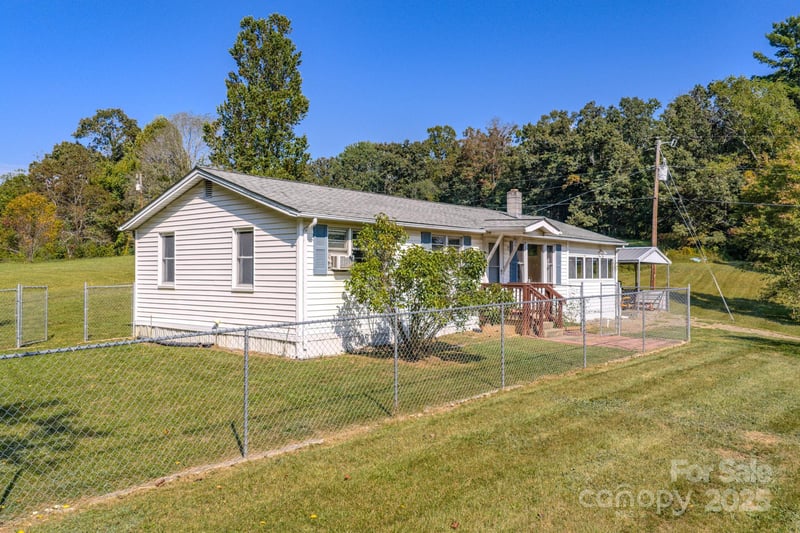 531 Bryson Rd, Candler, NC 28715