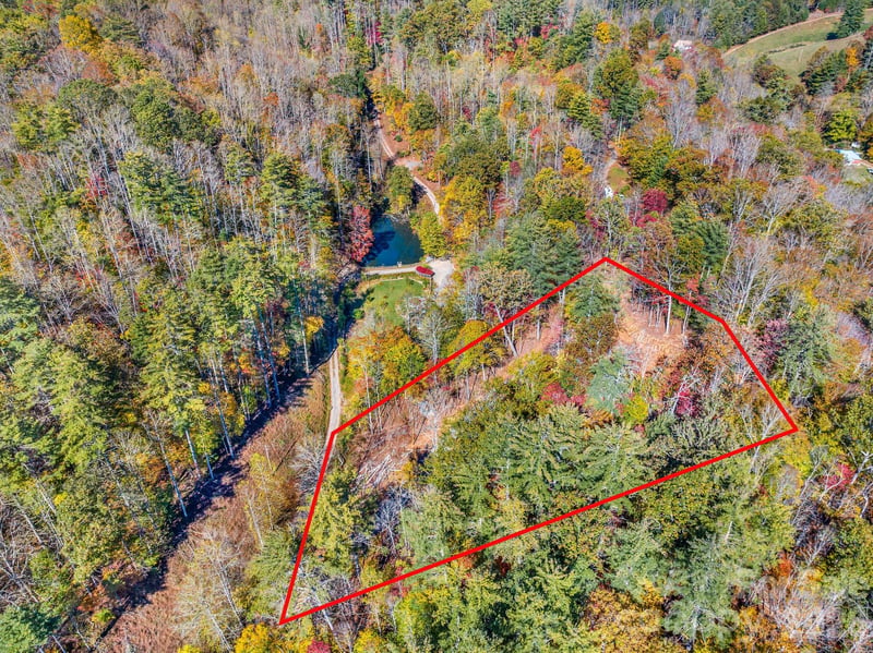 148 Fish Pond Ln, Burnsville, NC 28714