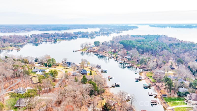 8237 Lymnos Ln, Sherrills Ford, NC 28673
