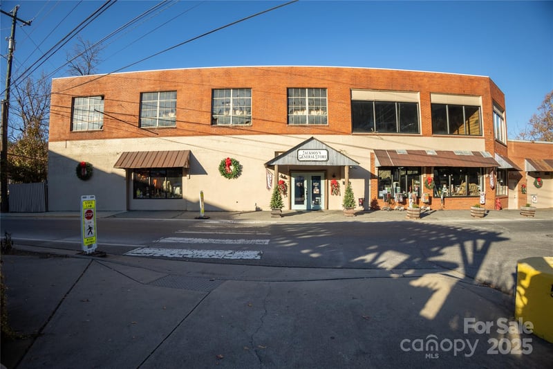 456 Main St, Sylva, NC 28779
