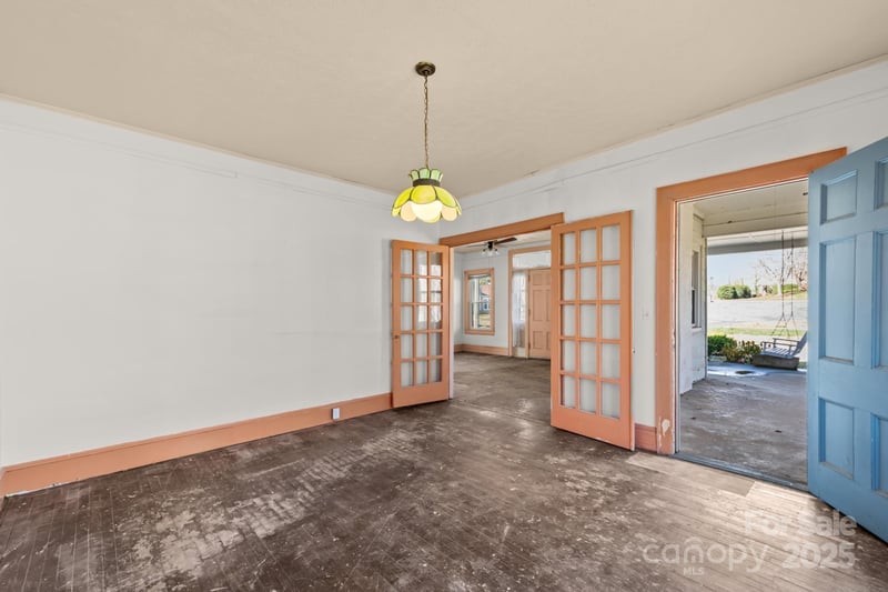 1011 Ashe Ave, Lenoir, NC 28645