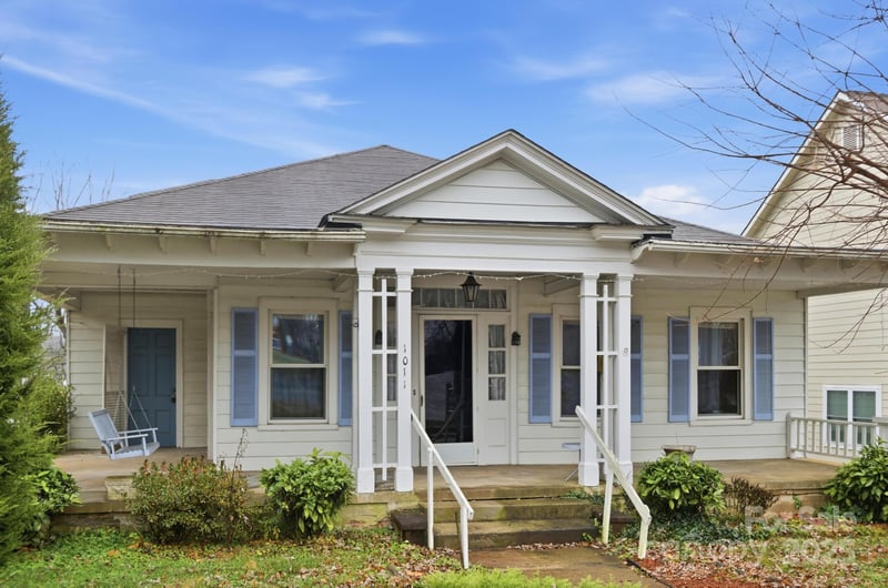 1011 Ashe Ave, Lenoir, NC 28645