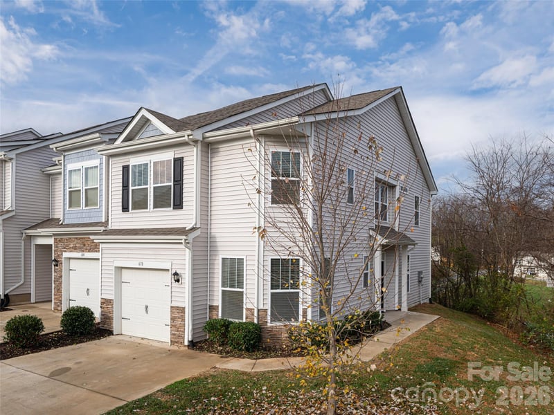 610 Santa Clara Dr, Asheville, NC 28806