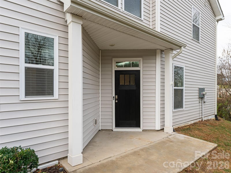 610 Santa Clara Dr, Asheville, NC 28806