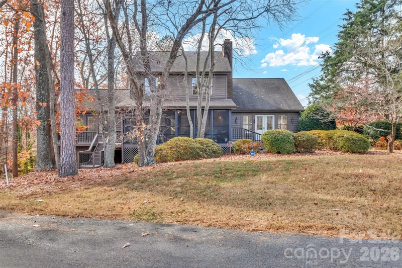3 Lake Ridge Rd, Clover, SC 29710