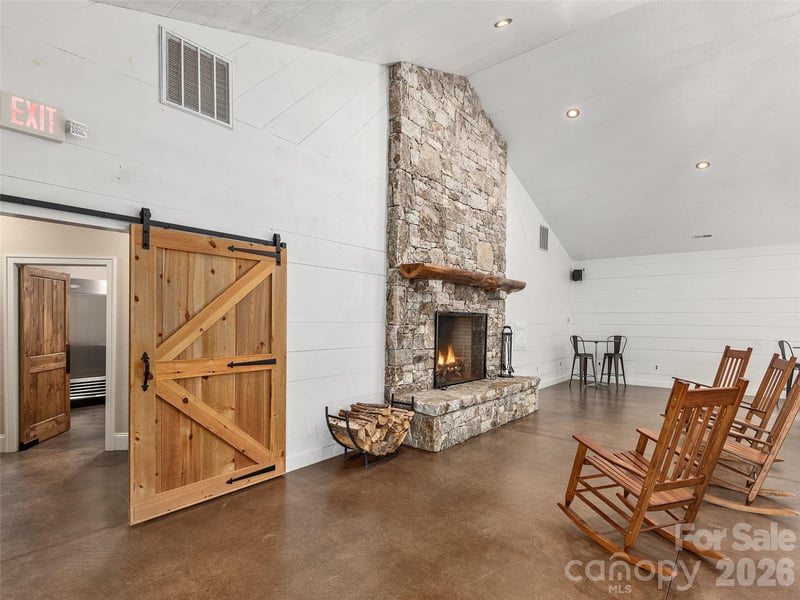 355 Johnson Dr, Canton, NC 28716