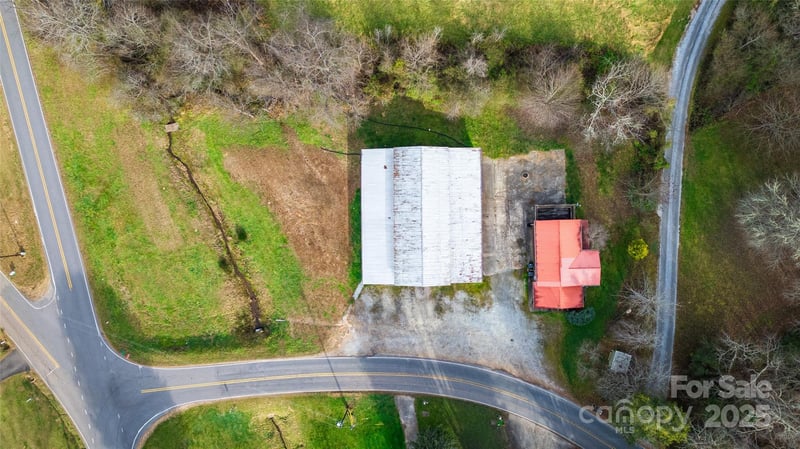 1137 Saunders Rd, Franklin, NC 28734