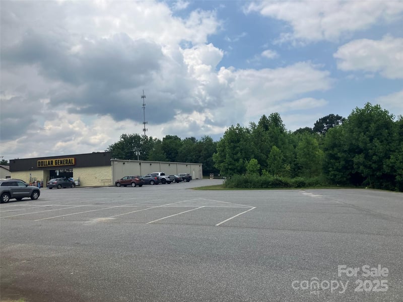 1320 Burkemont Ave, Morganton, NC 28655