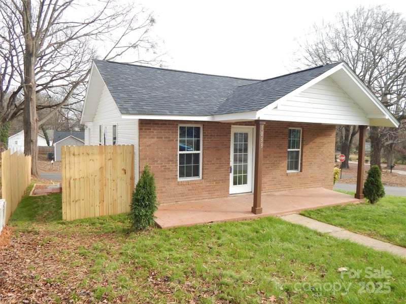 1033 4th St, Statesville, NC 28677