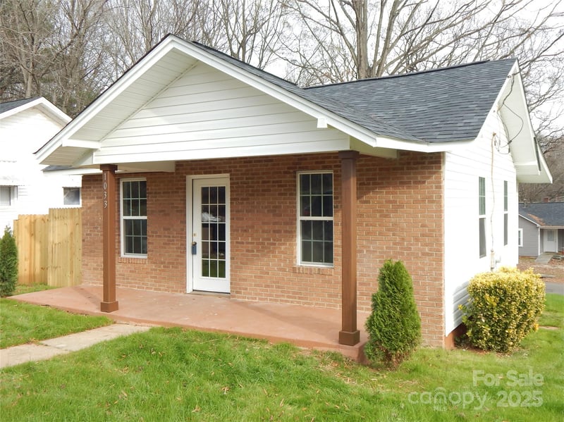 1033 4th St, Statesville, NC 28677