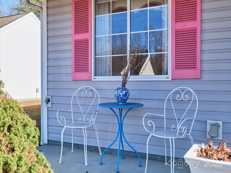 2625 Stratford Lake Rd, Winston Salem, NC 27103