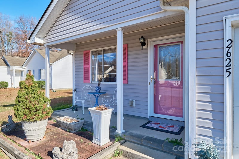 2625 Stratford Lake Rd, Winston Salem, NC 27103