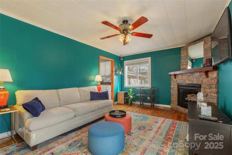 333 Oakview Park Rd, Asheville, NC 28803