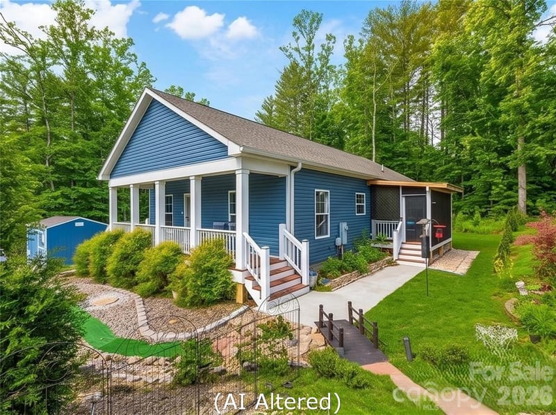 83 Moss Hill Dr, Hendersonville, NC 28792