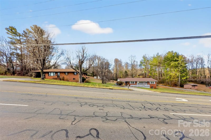 2390 Sugar Hill Rd, Marion, NC 28752