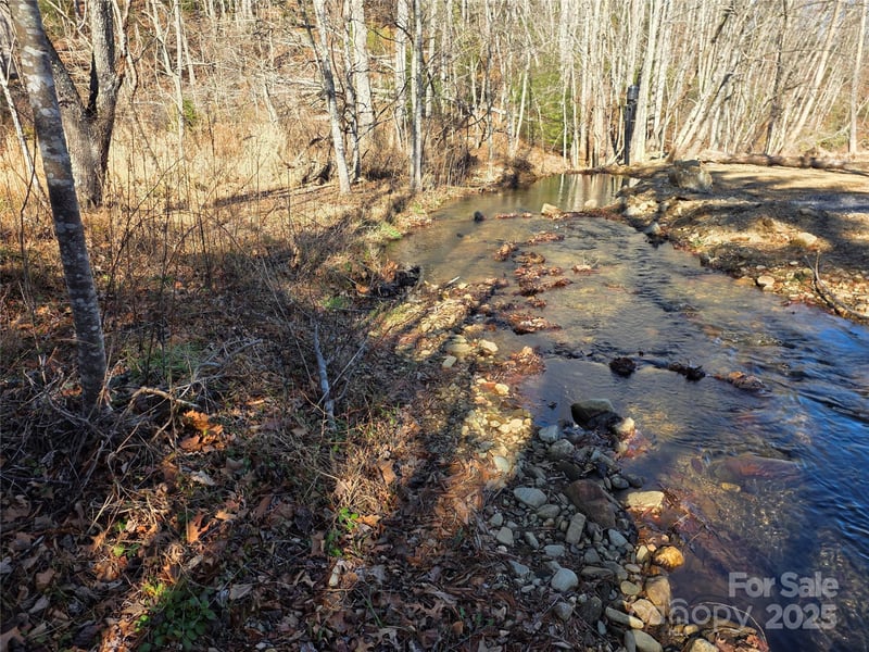 536 Hickory Springs Rd, Burnsville, NC 28714