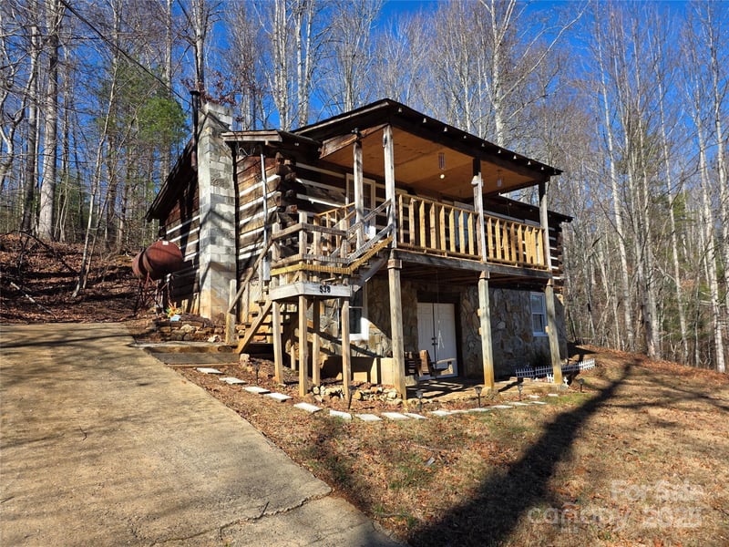 536 Hickory Springs Rd, Burnsville, NC 28714