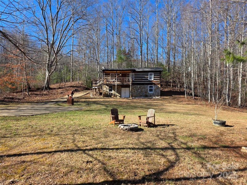 536 Hickory Springs Rd, Burnsville, NC 28714