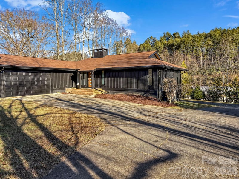 109 Orchid Heights Dr, Pisgah Forest, NC 28768