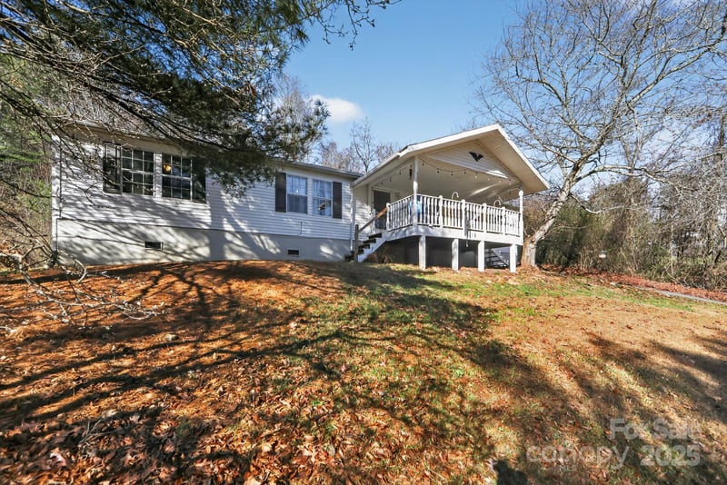 19 R Morton Ln, Asheville, NC 28806